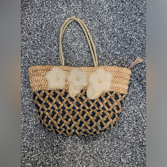 Handbags - PRELOVED STRAW TOTE BAG